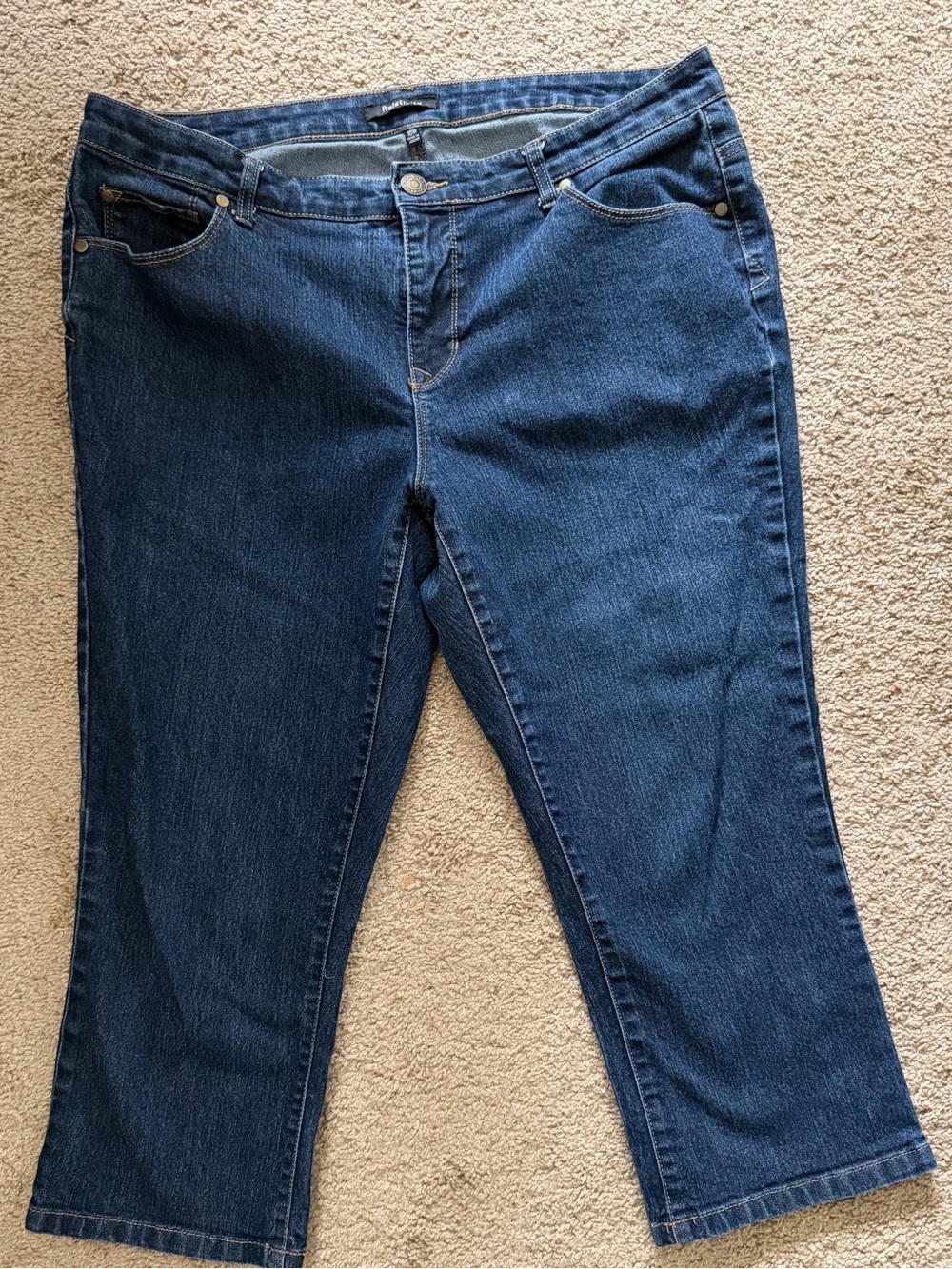 Relativity Women's Navy Blue capri jeans
